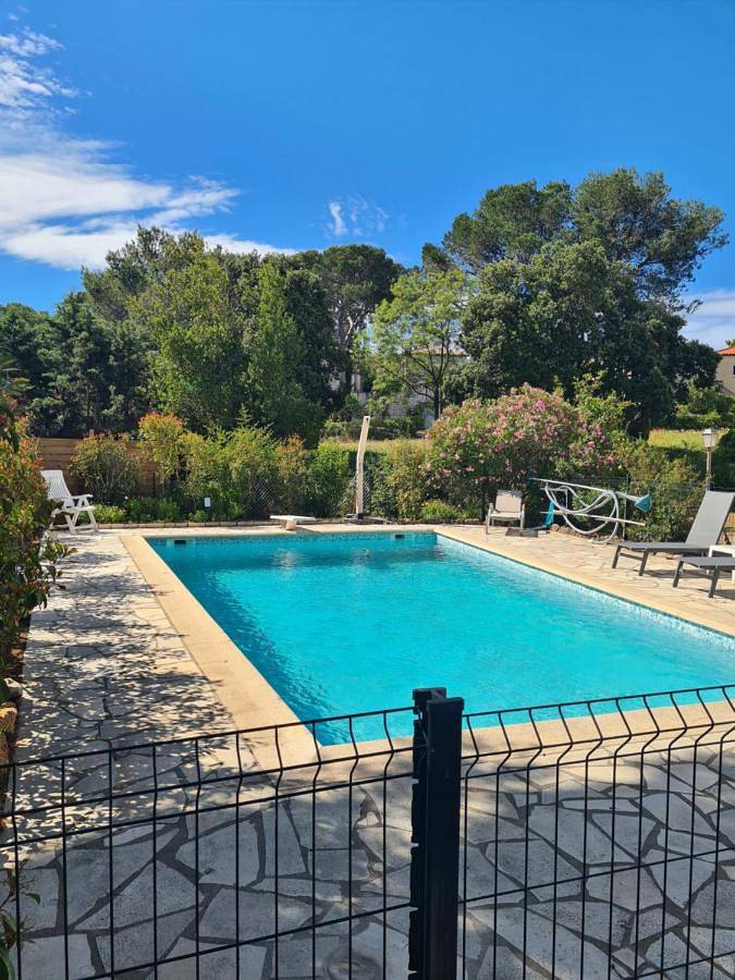 Villa pour 7 personnes, avec terrasse et piscine dans Boulouris