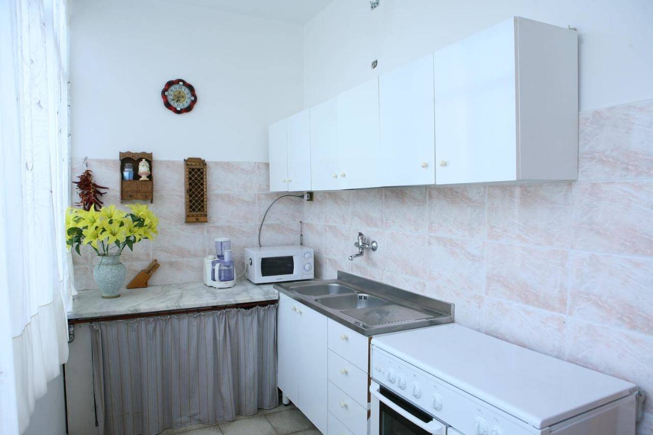 Triple Room with Private Bathroom in Soleto, Provincia di Lecce