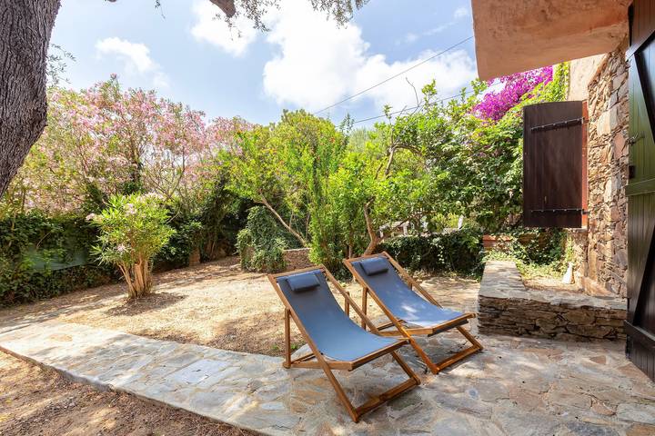 Location de vacances pour 9 personnes, avec jardin à Stintino