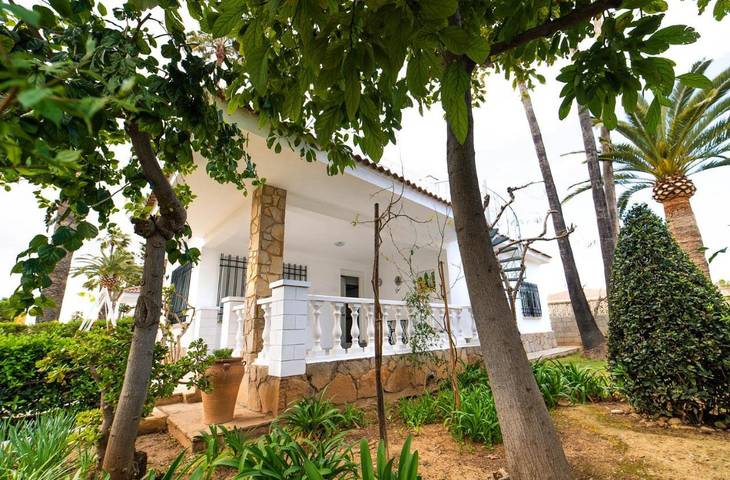 Casa rural para 6 personas, con piscina además de vistas y jardín en Benicarló