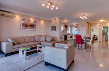 Lägenhet för 6 Personer i Montenegro, Bild 1