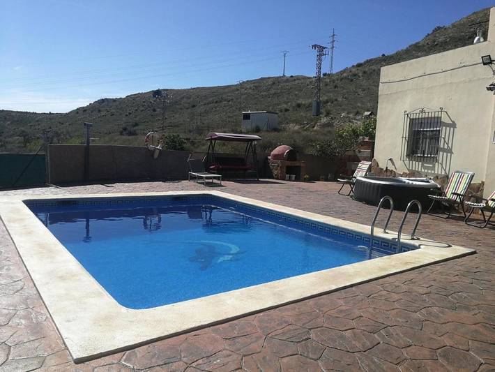 Casa rural para 10 personas, con jardín además de jacuzzi y piscina, Familias con niños en Elche - 3