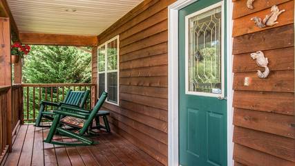 Log Cabin for 12 Guests in Sevier County, Picture 1
