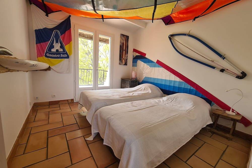 House in the heart of the village 500 m from the lake in Les Salles-sur-Verdon, Regionaler Naturpark Verdon