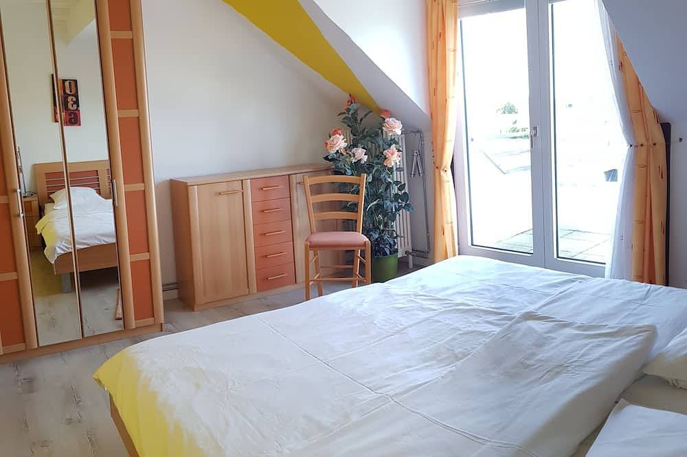Ganze Wohnung, Gemütliche, zentral und ruhig gelegene Maisonette-Ferienwohnung am Meer in Büsum in Büsum, Dithmarschen
