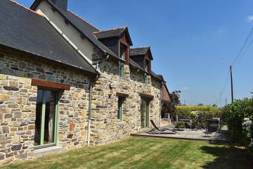 Gîte pour 6 personnes, avec jardin et terrasse à Montfort-sur-Meu