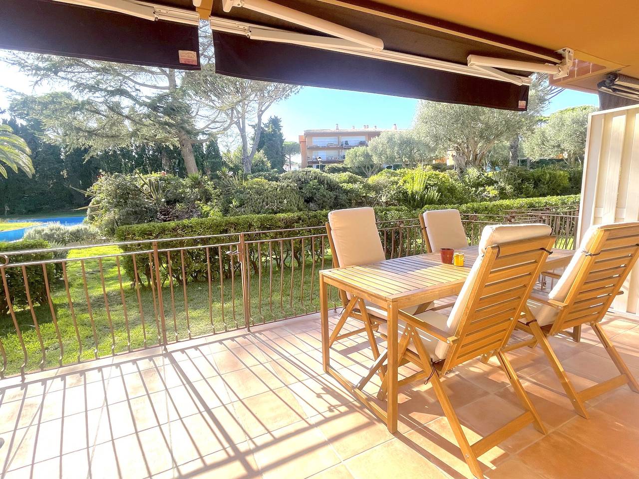 Ganze Wohnung, Ferienwohnung mit Pool, Parkplatz, Wlan, Haustiere erlaubt in Calella de Palafrugell in Calella de Palafrugell, Palafrugell