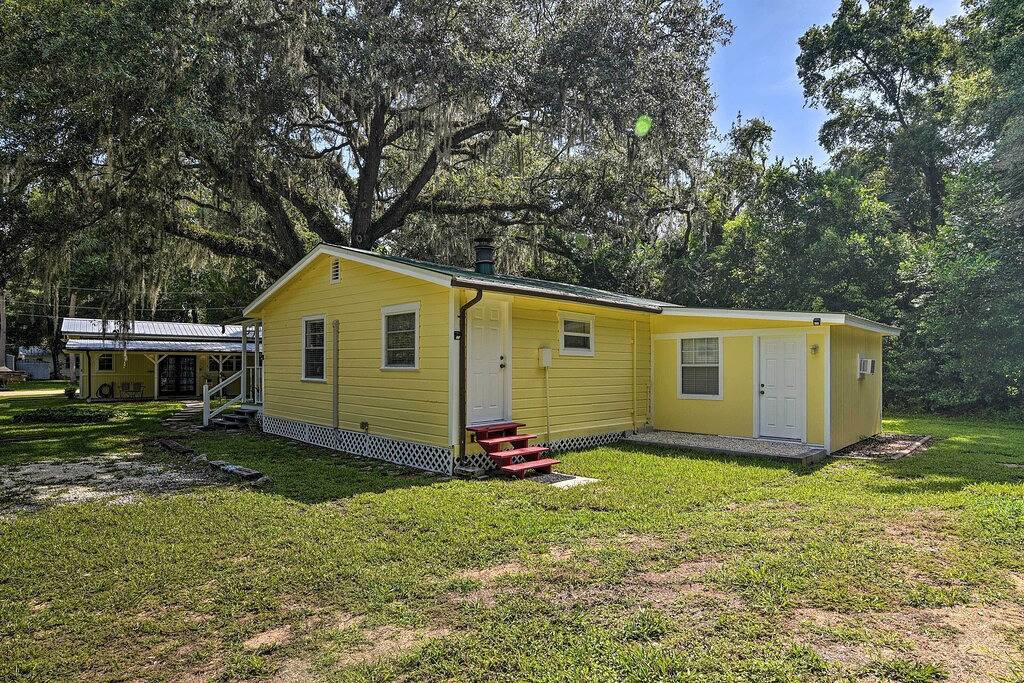 2 Mi to Marina: Inglis Retreat w/ Boat Parking in Inglis, Levy County