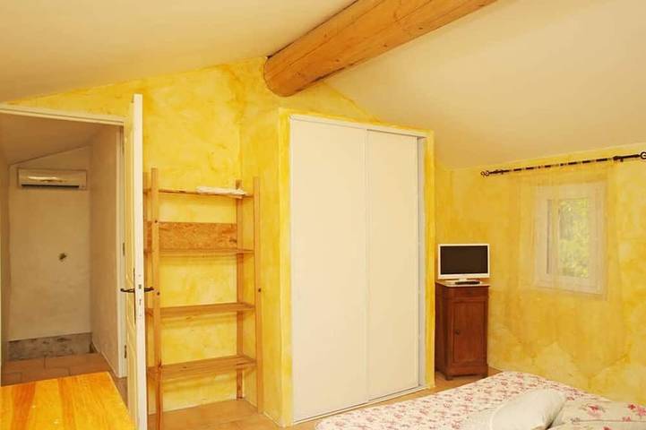 Gîte pour 6 personnes, avec jardin, animaux acceptés à La Garde-Freinet - 4