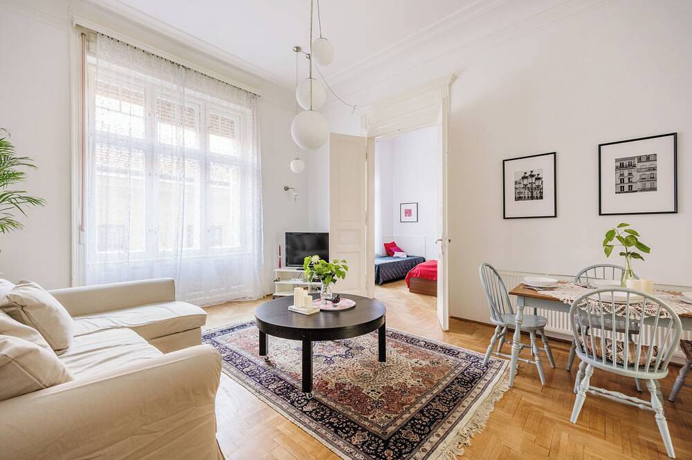 Appartement entier, Élégant, pour les freins de ville pour les familles, les groupes d'amis. Parking gratuit! in Budapest, Danube-Ipoly National Park