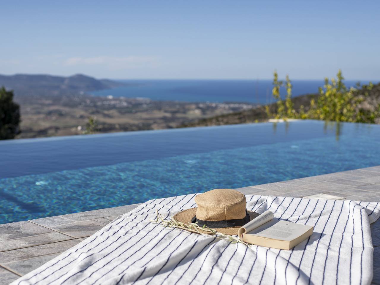 Villa con 3 camere da letto con splendida piscina a sfioro in Sud di Cipro