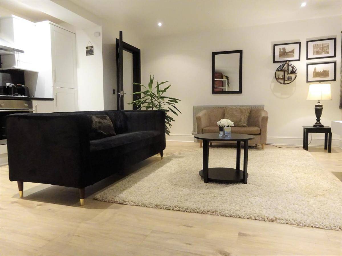 Entire apartment, Holiday apartment for 2 people with terrace in Wigan, Greater Manchester