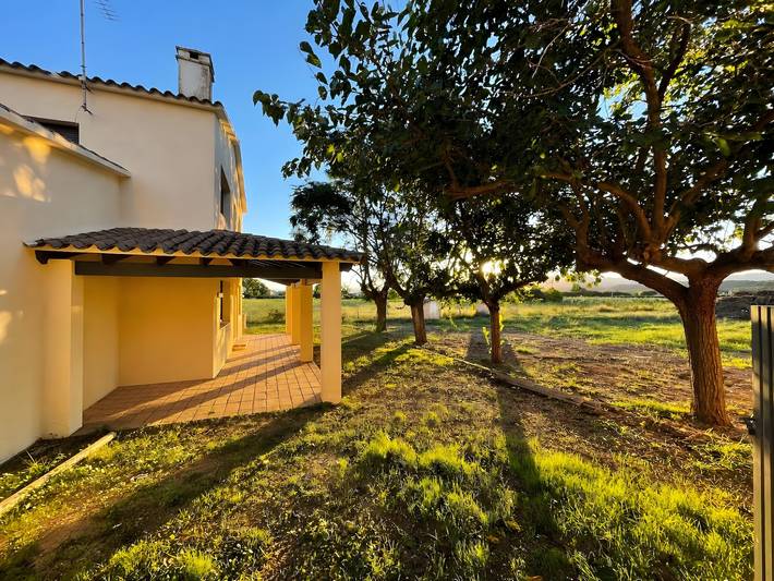 Casa rural 'La Sènia' con vistas a las montañas, wifi y aire acondicionado in Platja de Miravet (Terres de l'Ebre), Miravet