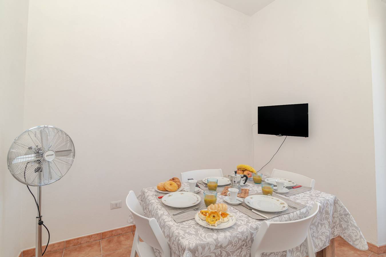Ganze Wohnung, Apartment 'Vittoria' mit Balkon, Wlan und Klimaanlage in Parco Nazionale dell'Arcipelago di La Maddalena, La Maddalena