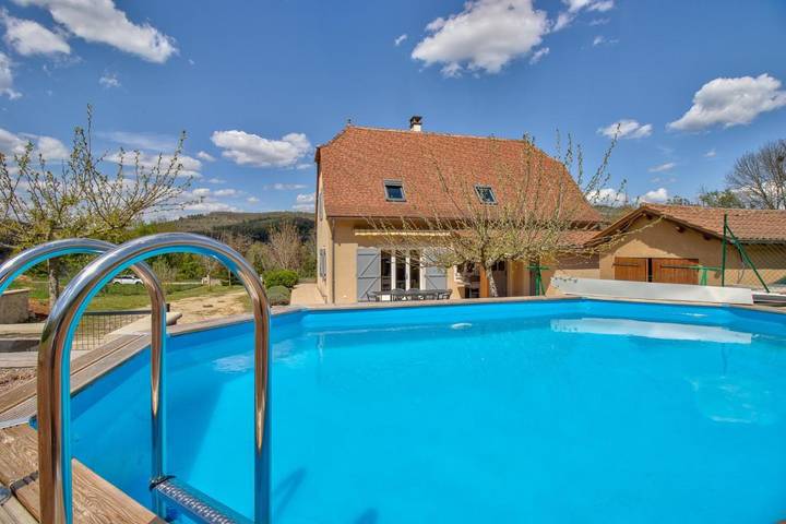 Maison de vacances pour 8 personnes, avec terrasse ainsi que jardin et piscine