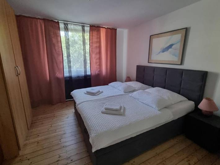 Ferienwohnung für 5 Personen, mit Balkon und Garten sowie Ausblick in Bochum Total - 2