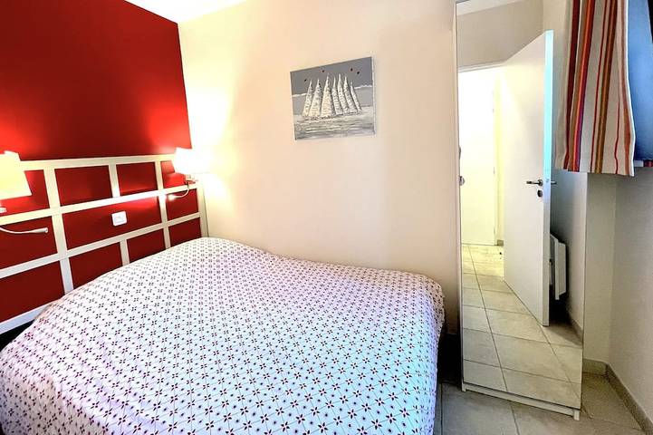Entire apartment, Beautiful apartment with waterfront garden at 50m from the sea in Pramousquier, Le Lavandou