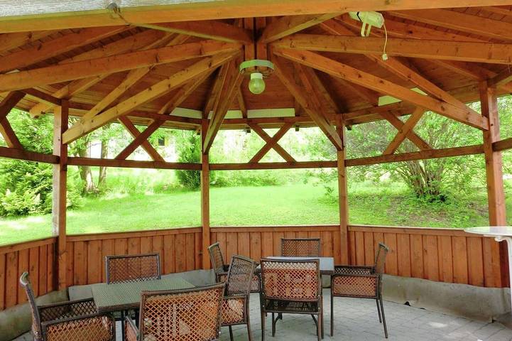 Villa für 9 Personen, mit Terrasse und Garten in Grünhainichen