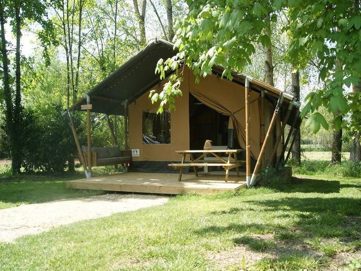 Camping des Tourbières - Tente en toile et en bois 5 personnes - Tente Wood (Sans Sanitaires) in Vendoire, Périgord Vert