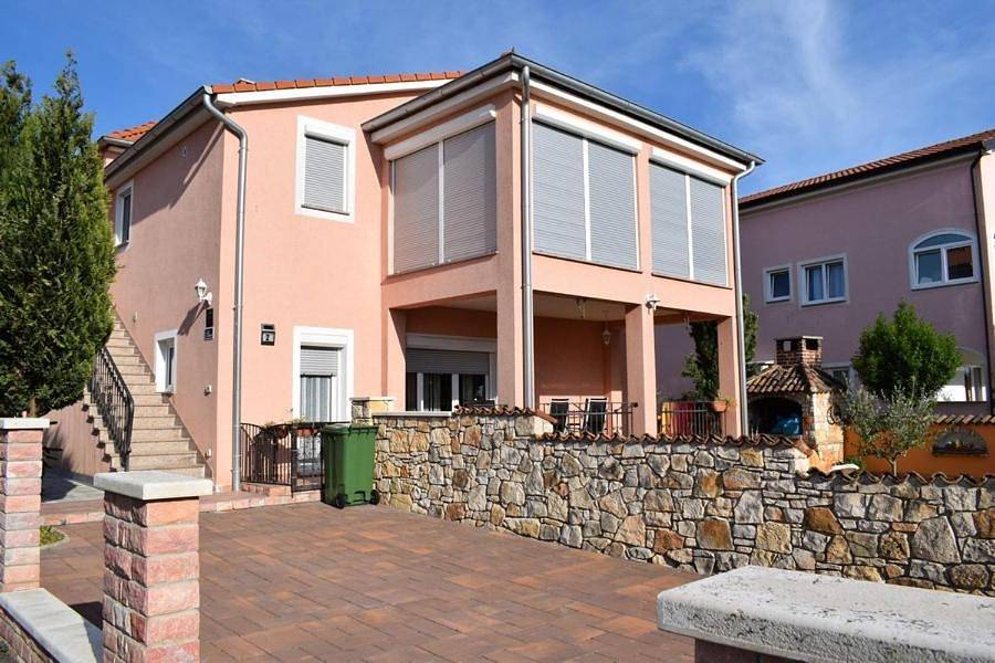 Ganze Wohnung, Apšatment fur 4 Personen im Erdgeschoss mit Garten in Novigrad, Dajla