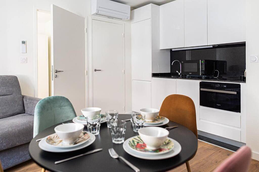 Appartement entier, One-Bedroom Apartment in Champagne-au-Mont-d'Or, Lyon et ses environs