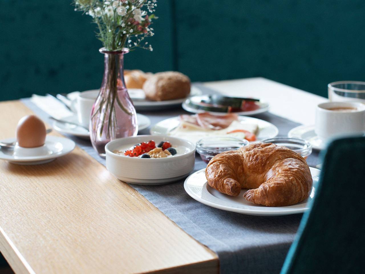Ganze Ferienwohnung, Garni Juval - Doppelzimmer mit Südbalkon und Sitzecke in Dorf Tirol, Texelgruppe