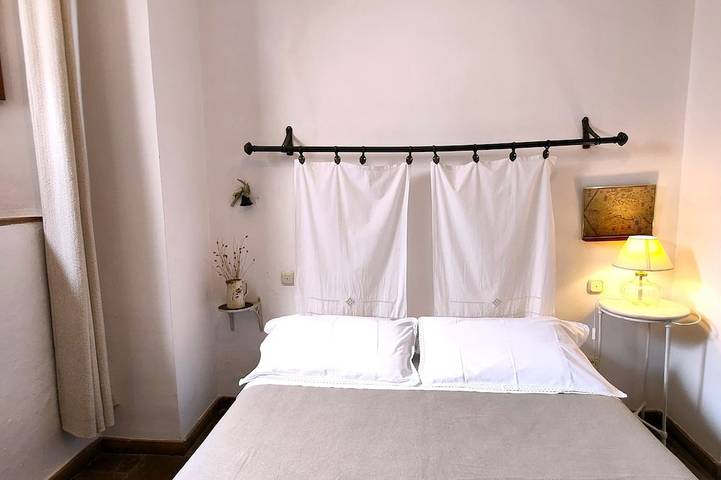 Charming rural Altroje house with swimming pool 3 km from the city of Granada. in Churriana de la Vega, Granada Provinz