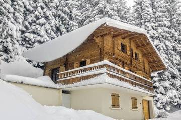 Chalet pour 10 personnes, avec jardin et sauna à Manigod