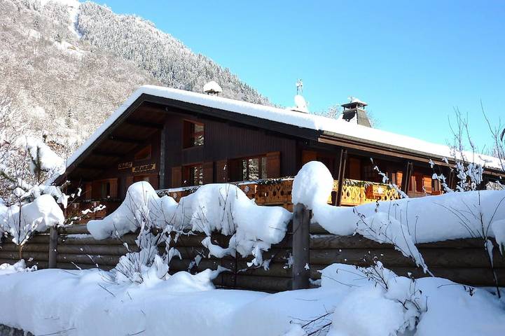Chalet pour 10 personnes, avec balcon et jardin, animaux acceptés à Montriond