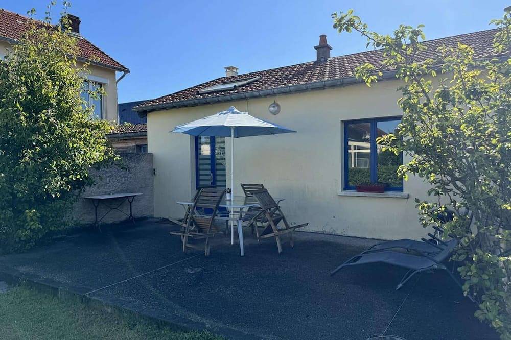 Entire apartment, Le petit, gîte 100m from the beach in Asnelles, Côte de Nacre