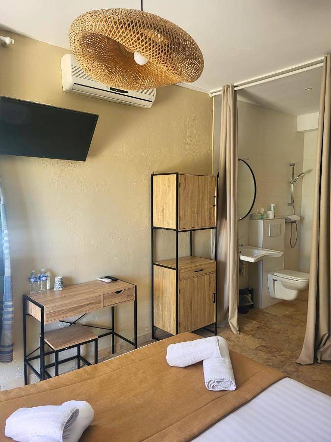 Hôtel pour 3 personnes, avec terrasse et jardin dans Plage du Mérou - 4