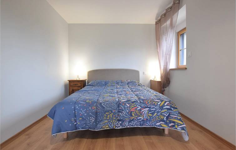 Fierville Apt: Aparcamiento, TV, Jardín, Internet (145m2) in Fierville-les-Mines, Côte de la Déroute