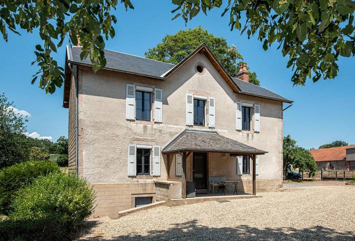Gîte für 8 Personen, mit Sauna und Whirlpool sowie Garten und Terrasse im Naturpark Morvan
