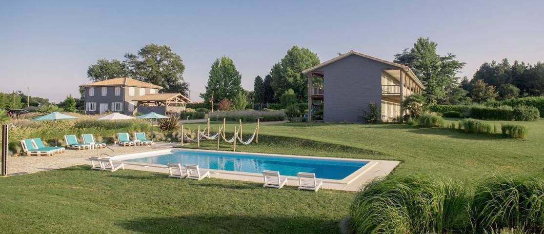 Hôtel pour 3 personnes, avec jardin ainsi que piscine et vue à Saint-Cricq-Chalosse