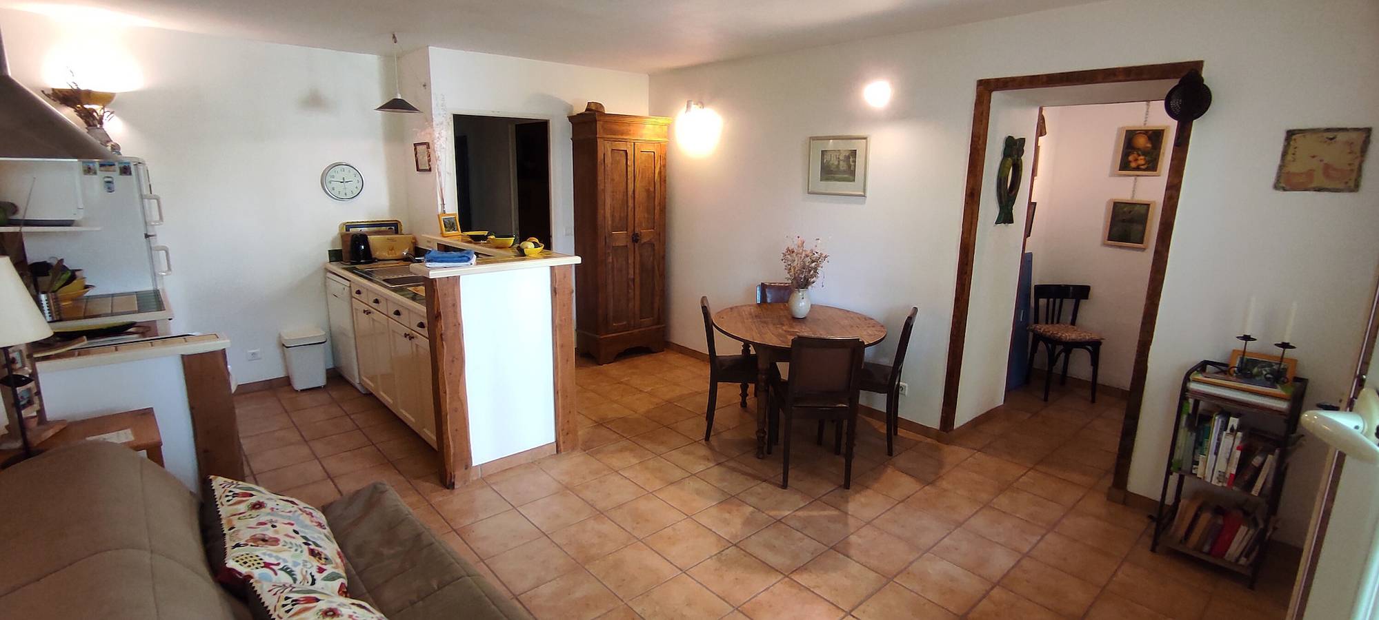 Cottage 'Gîte Genévrier' with Mountain View, Shared Pool and Wi-Fi in Entrechaux, Parc naturel régional du Mont-Ventoux