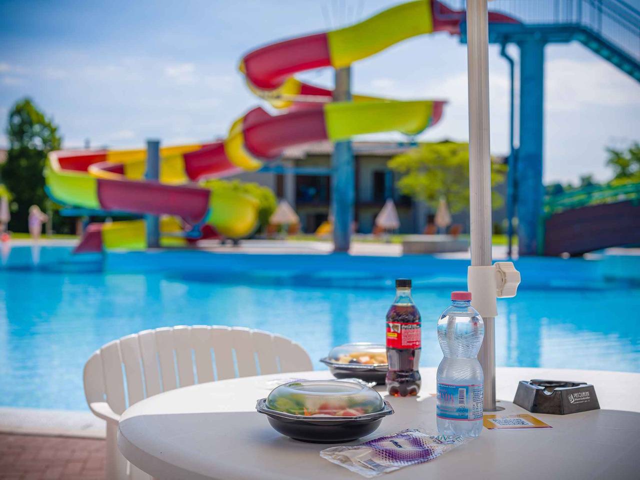 Appartamento intero, Appartamento per vacanze con piscina esterna e animazione per bambini in una splendida residenza  in Castelnuovo del Garda, Prealpi Gardesane