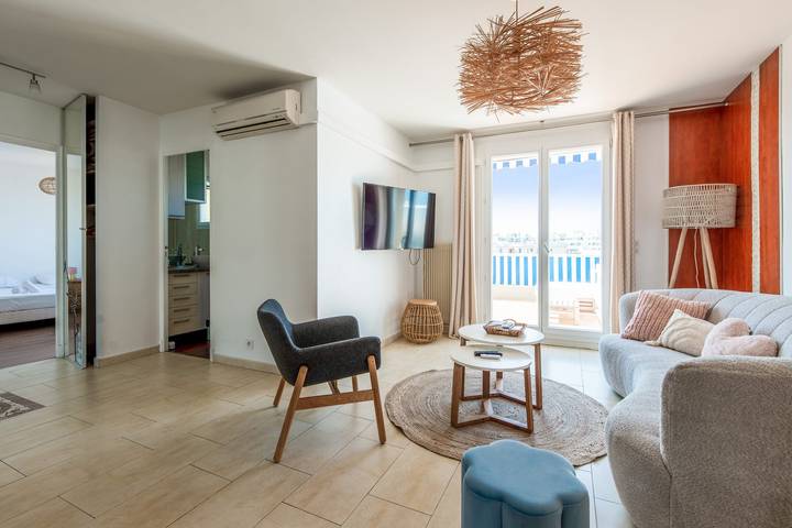 Gîte pour 4 personnes, avec terrasse, adapté aux familles dans Plage de Juan-les-Pins - 4