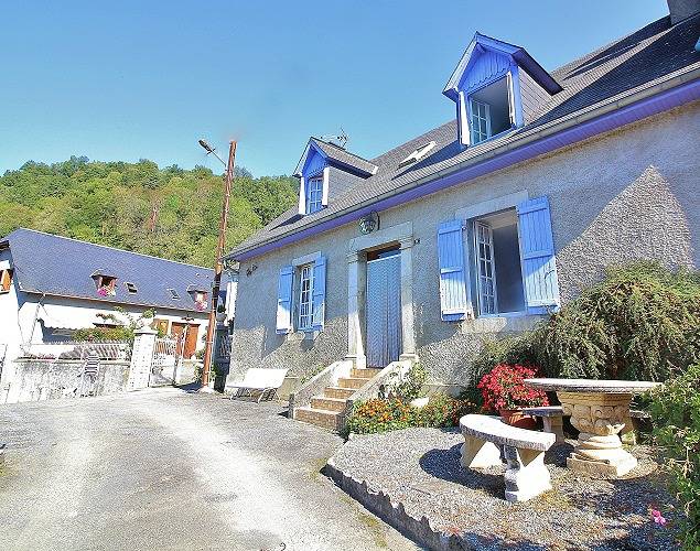 Gîte pour 2 personnes, avec jardin à Juncalas