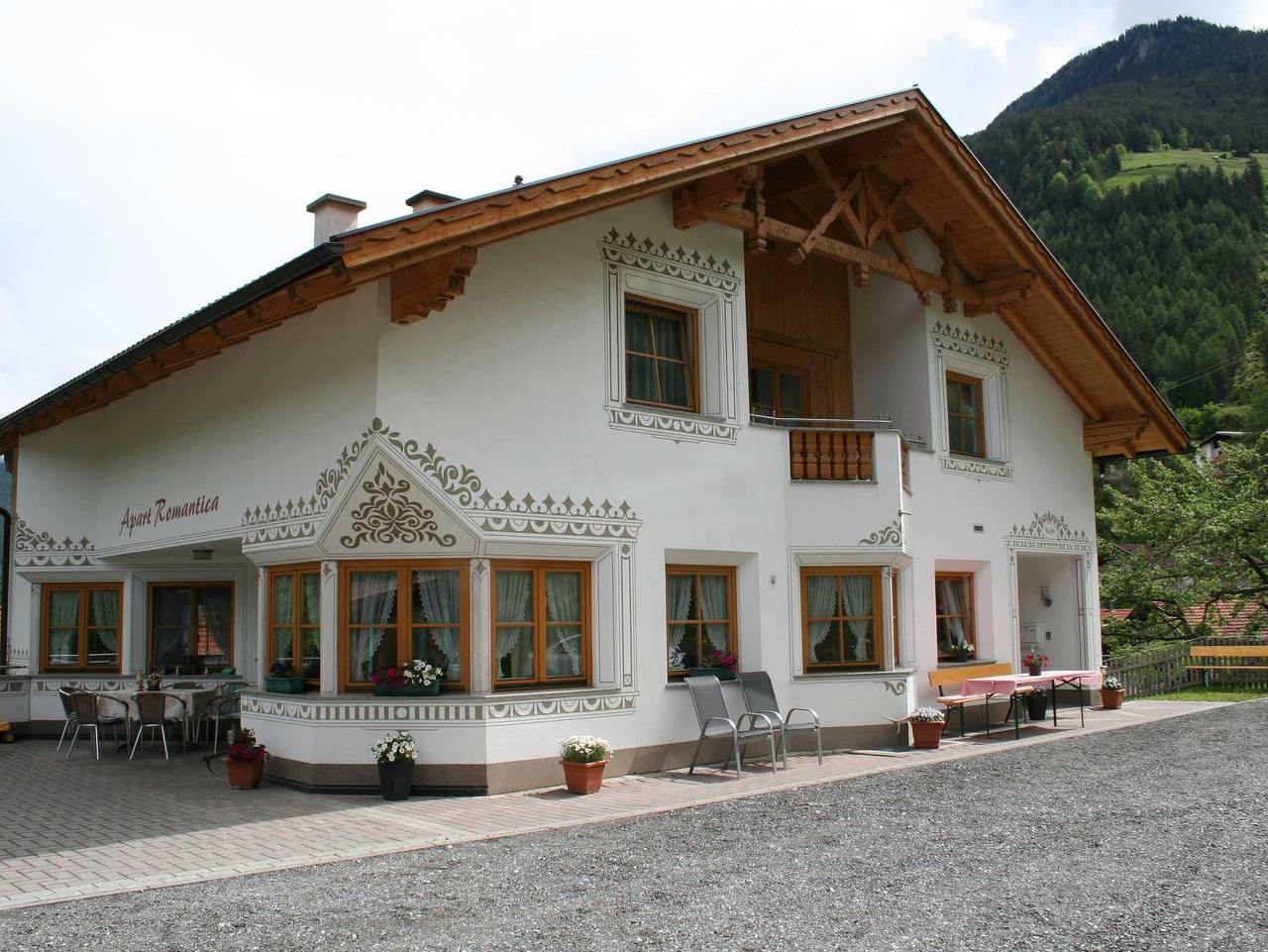 Ganze Ferienwohnung, Apart Romantica - Wohnung Dorfblick in Nauderer Berge, Pfunds