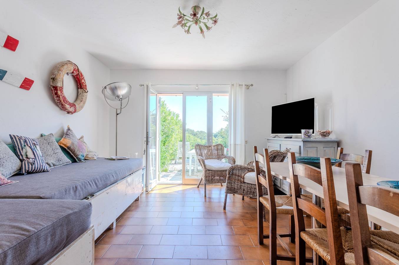 Holiday Home 'Maison De Gathen' with Sea View, Shared Pool and Air Conditioning in Cavalaire-sur-Mer, Mediterranean Coast (France)