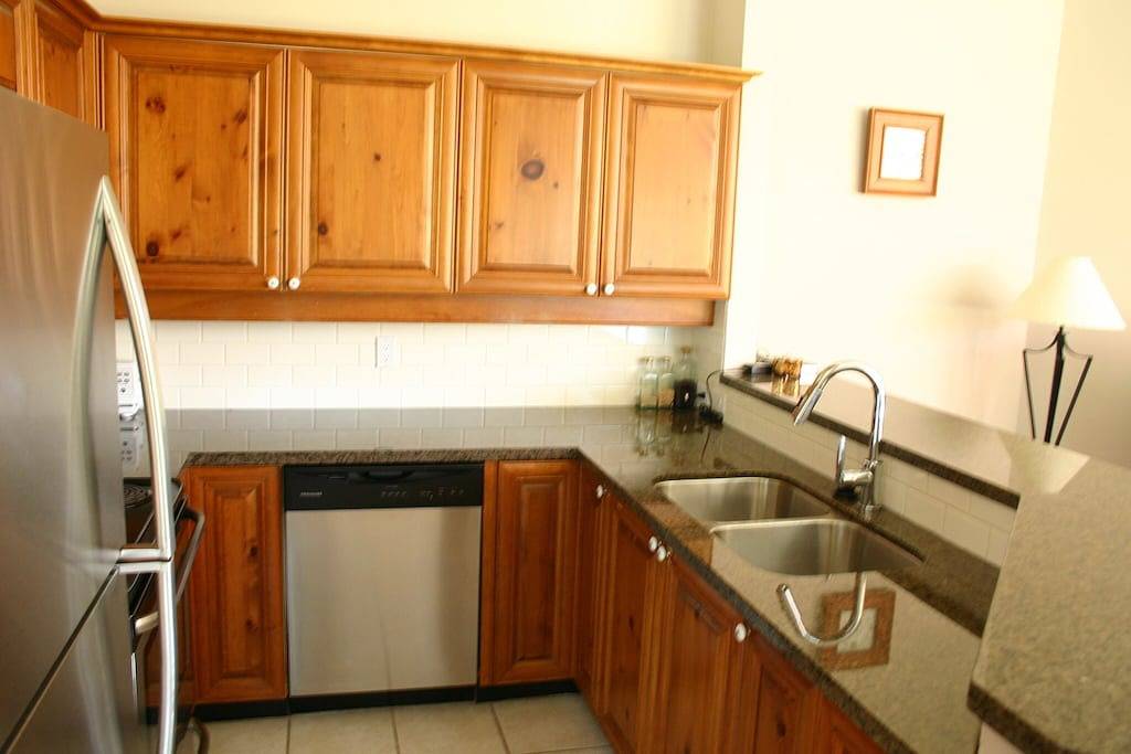 Ansichten! Helle, geräumige 2 Br 2Ba Corner Stadthaus in Blackcomb Benchlands! in Whistler, Whistler Blackcomb