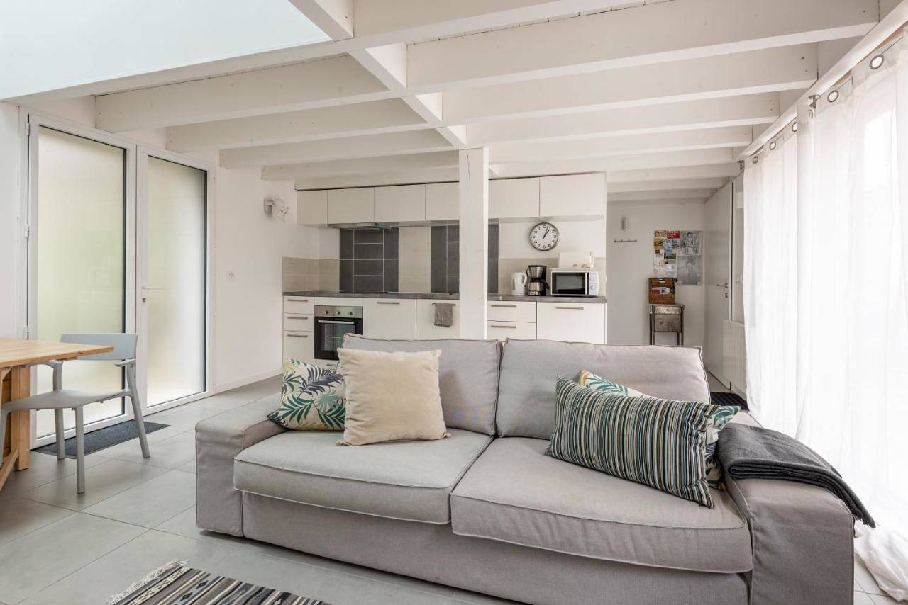 Appartement entier, La Cabane Loft cosy au cœur de Libourne à deux pas de la gare et proche Saint-Emilion in Libourne, Région de Libourne