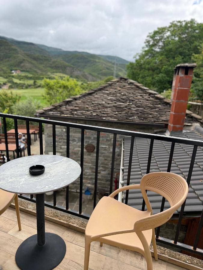 Deluxe Double Room with Balcony in Albanie