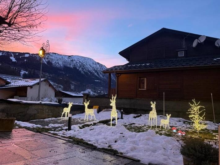 Chambre d’hôte pour 4 personnes, avec terrasse ainsi que vue et jardin