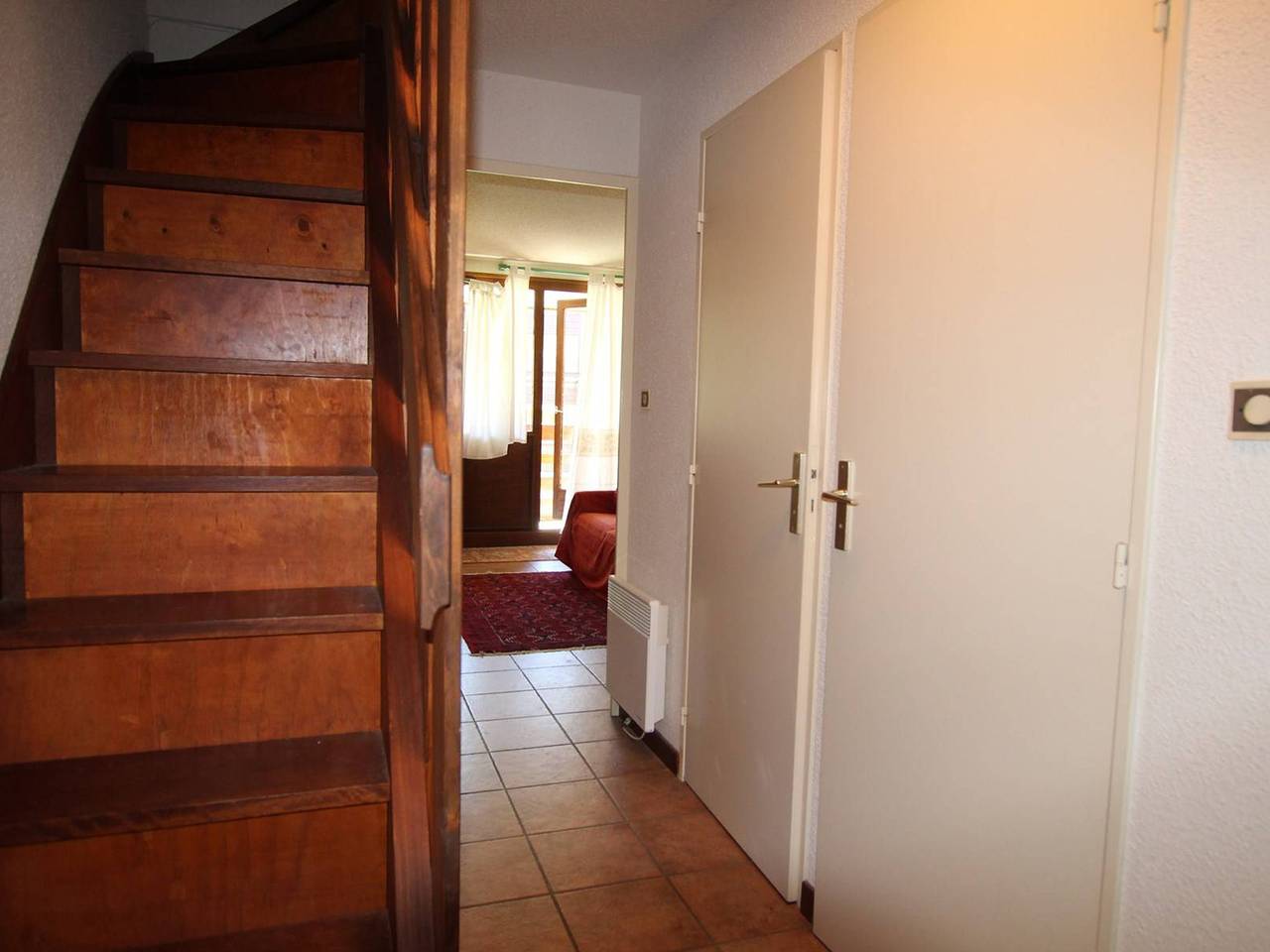 Apartamento entero, Apartamento alpino: 6 personas, 3 dormitorios, acepta mascotas, cerca pistas, terraza, wifi opcional. in Montgenèvre, Briançon region