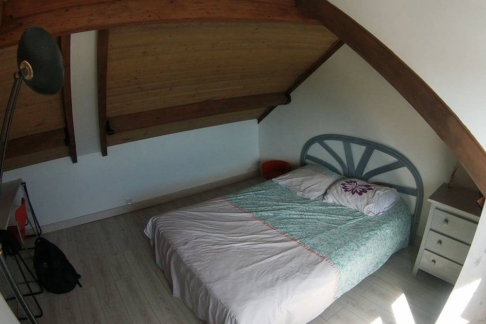 A floor for each one. Home; 3 rooms, 3 bathrooms, 4Wc. Down town. Patio in Le Havre, Le Havre und Umgebung