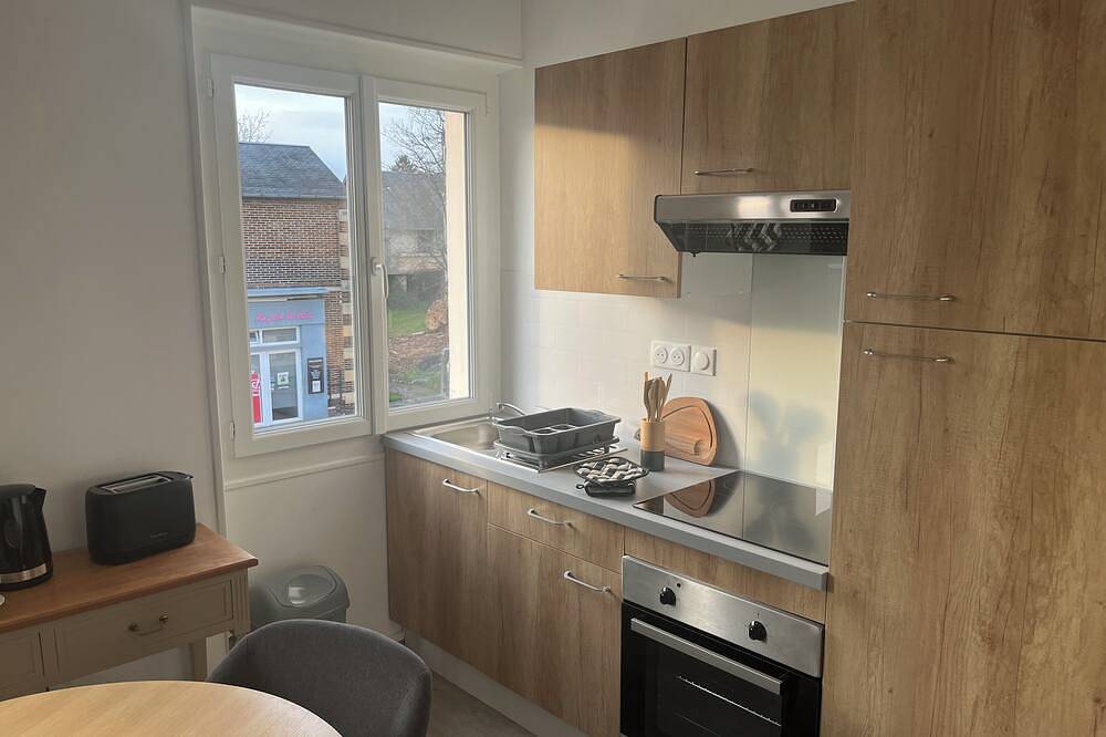 Entire apartment, Spacious, bright, modern apartments in the heart of Saint-Honoré in Saint-Honoré-les-Bains, Morvan Regional Nature Park