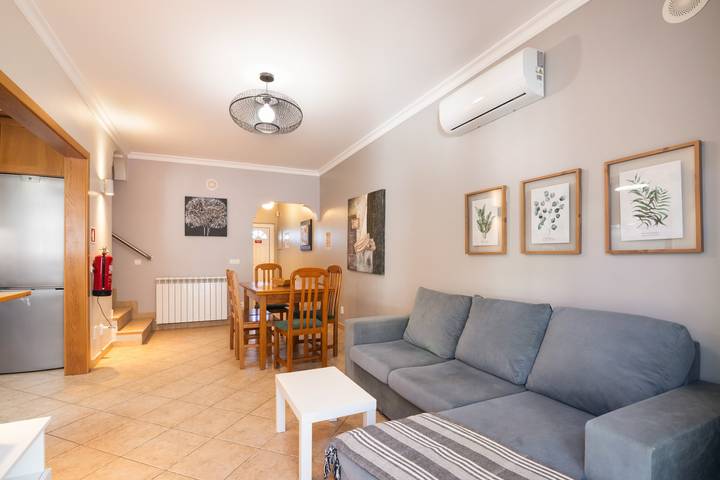 Ferienhaus 'Villa Mira Praia' mit Gemeinschaftspool, WLAN und Klimaanlage in Manta Rota, Vila Nova de Cacela