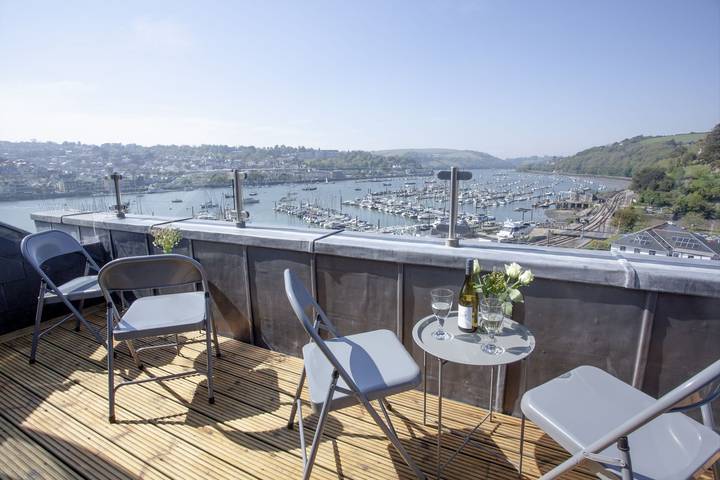 Holiday letting for 8 people, with balcony in Kingswear