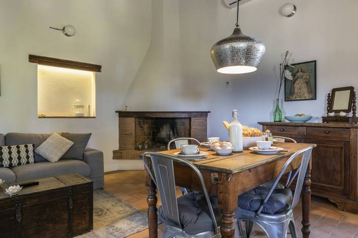 Geheel appartement, Panoramisch appartement in een boerderij uit 1600 in Pancole, San Gimignano